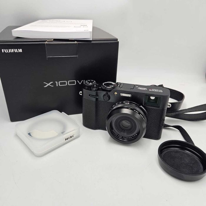 Aparat cyfrowy Fujifilm X100VI czarny 1079 PRZEBIEG