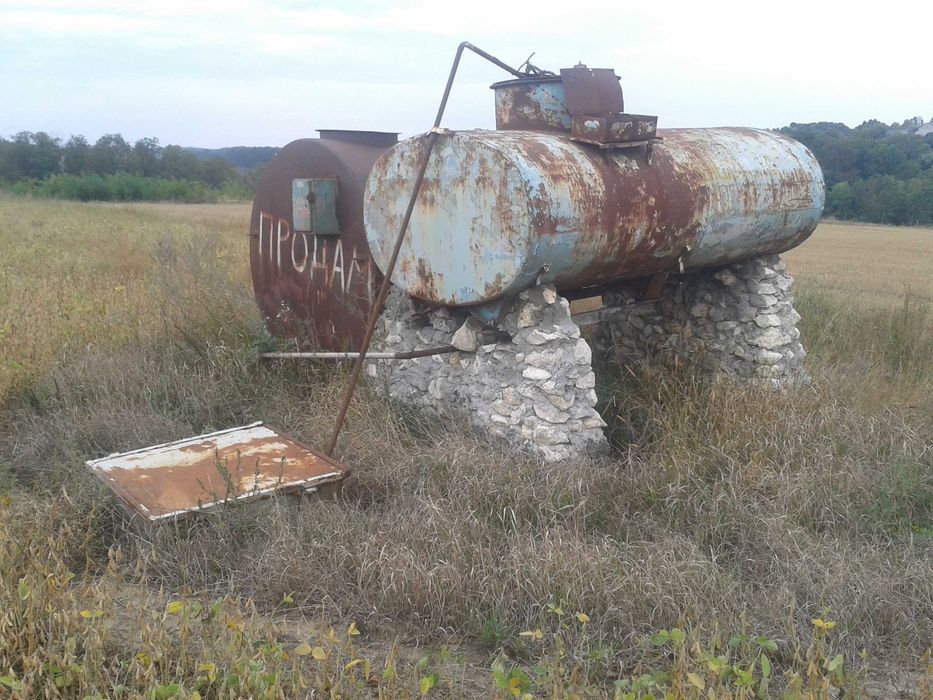 Продам землю ОСГ ПАЙ 12 га плюс будинок і склад. Капельне  зрошення.