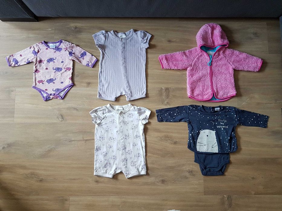 Zestaw ubranek dla noworodka 56/62/68/74 body pajac bluzy skarpetki