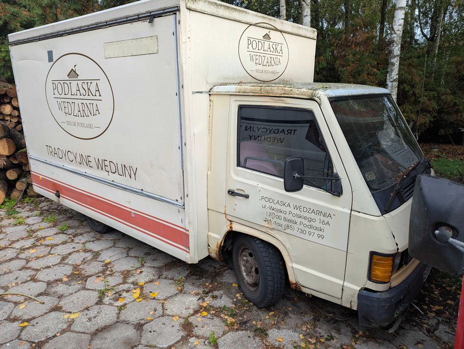 Mercedes-Benz MB 100