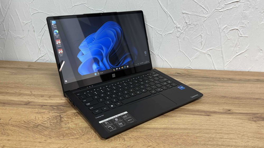 ТОП! ноутбук 10 ядер Intel Core i7-1255U / RAM 8 ГБ / SSD 512 GB