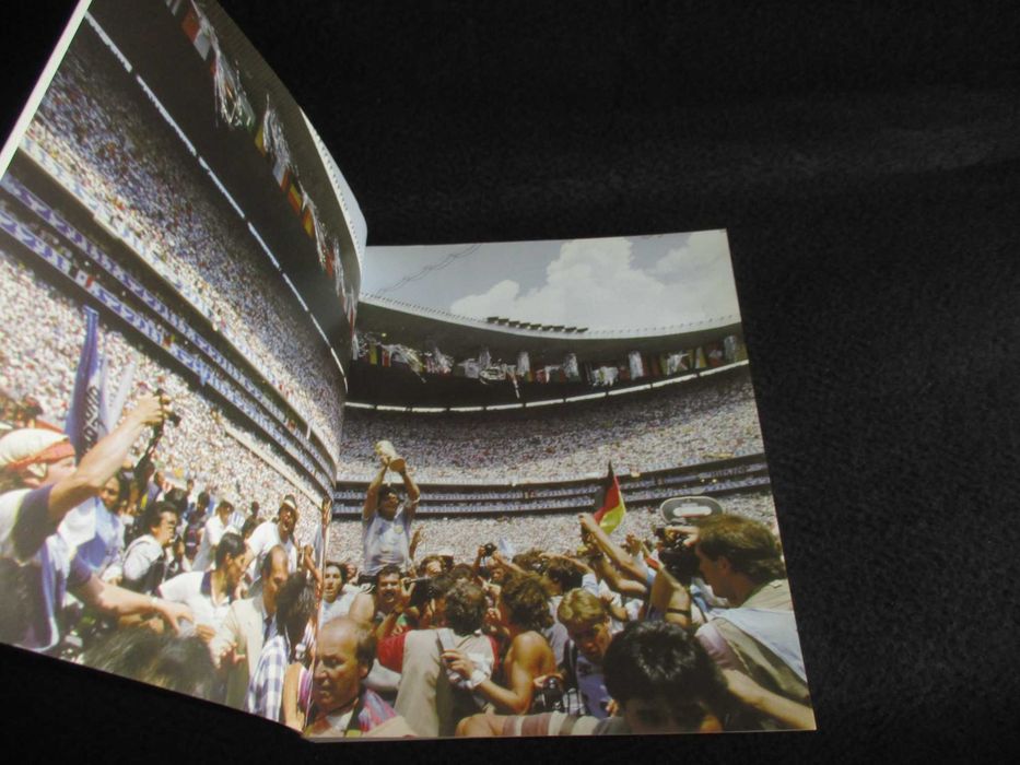 Livro A História dos Campeonatos do Mundo de Futebol Rémulo Jónatas