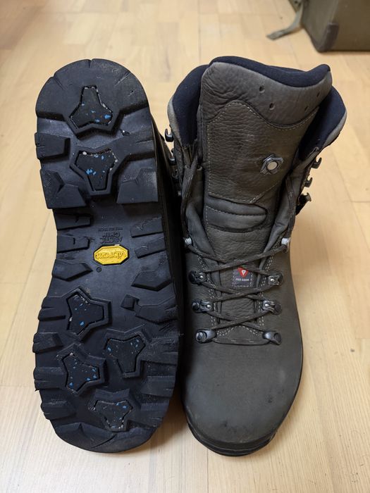 LOWA Tibet Superwarm GTX 42,5