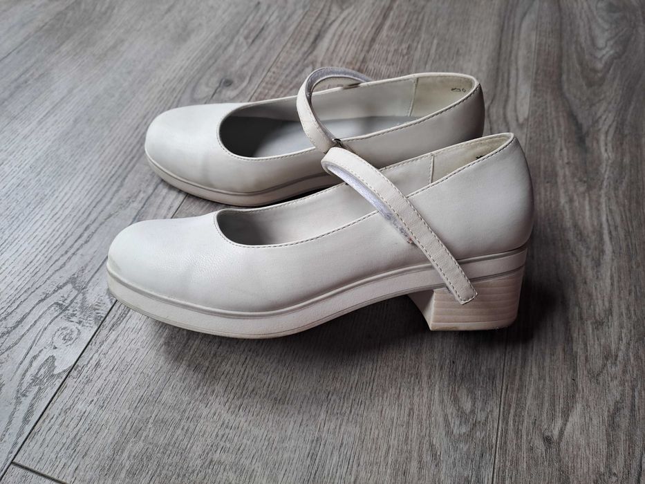 Buty dziewczęce 36 komunijne biale