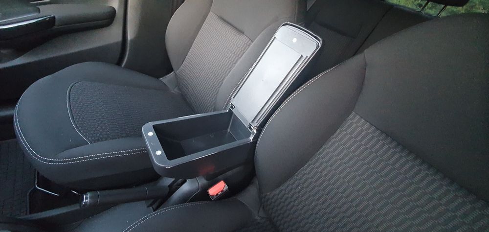 Peugeot 208 podłokietnik