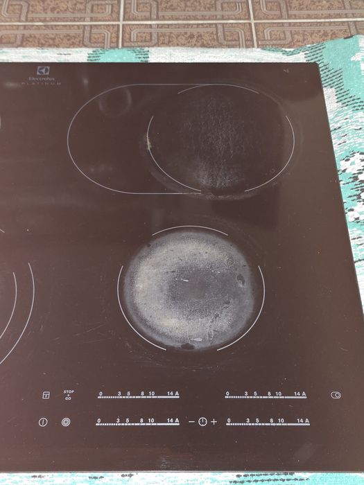 Варочна поверхня Electrolux Platinum EHF96547FK (електроплита)