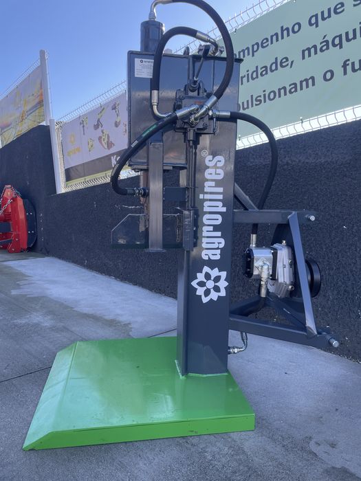 Rachador de lenha 30 toneladas vertical