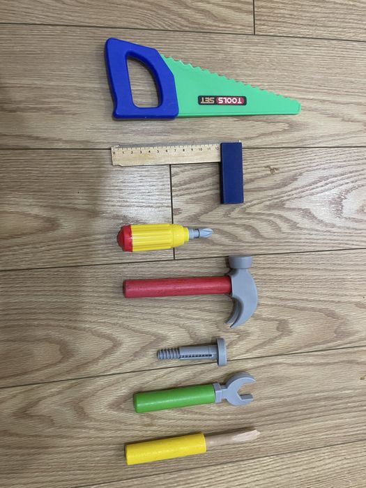Mesa e kit de ferramentas