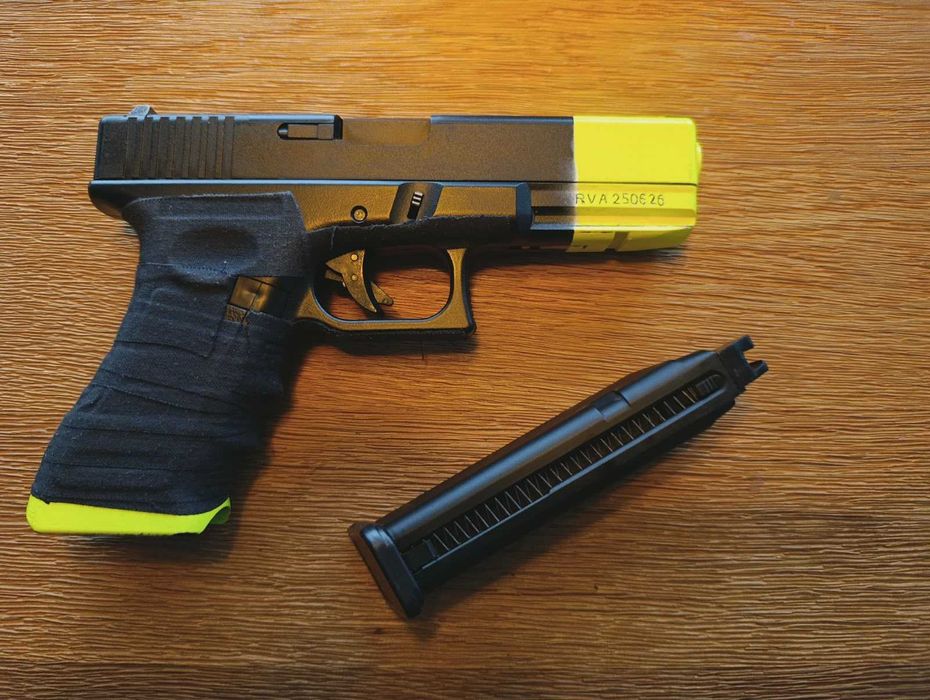 Pistola airsoft GBB (réplica Glock 17)