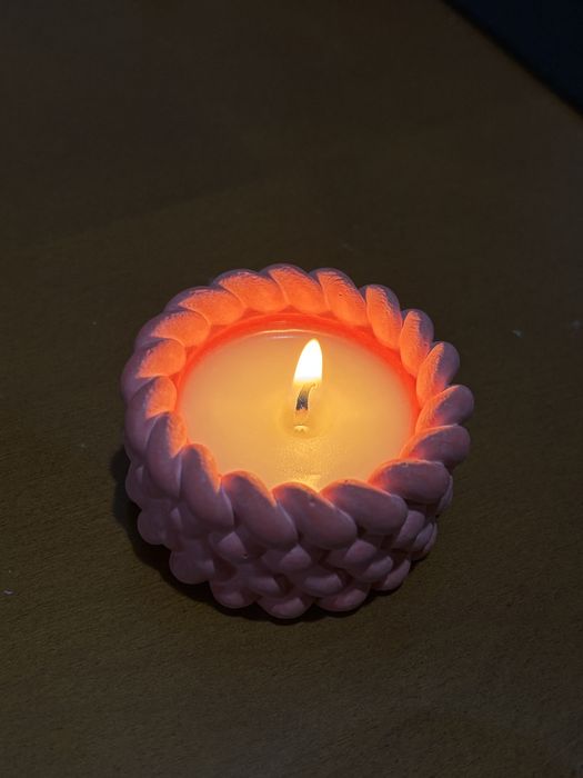 Faço peças em gesso e velas, tudo aromático
