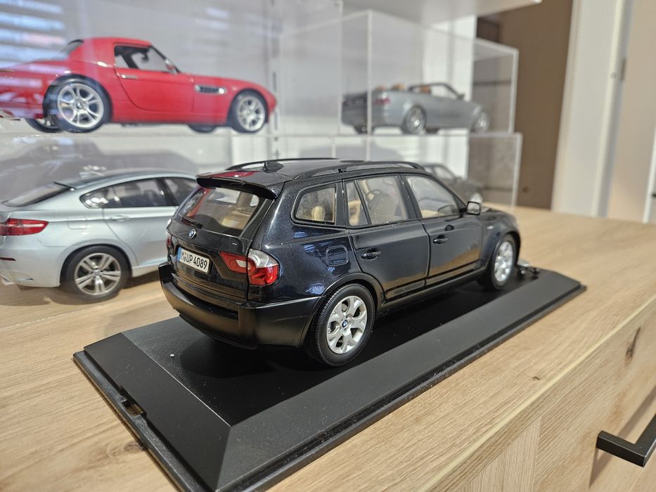 BMW 1:18 X3 Kyosho E83
