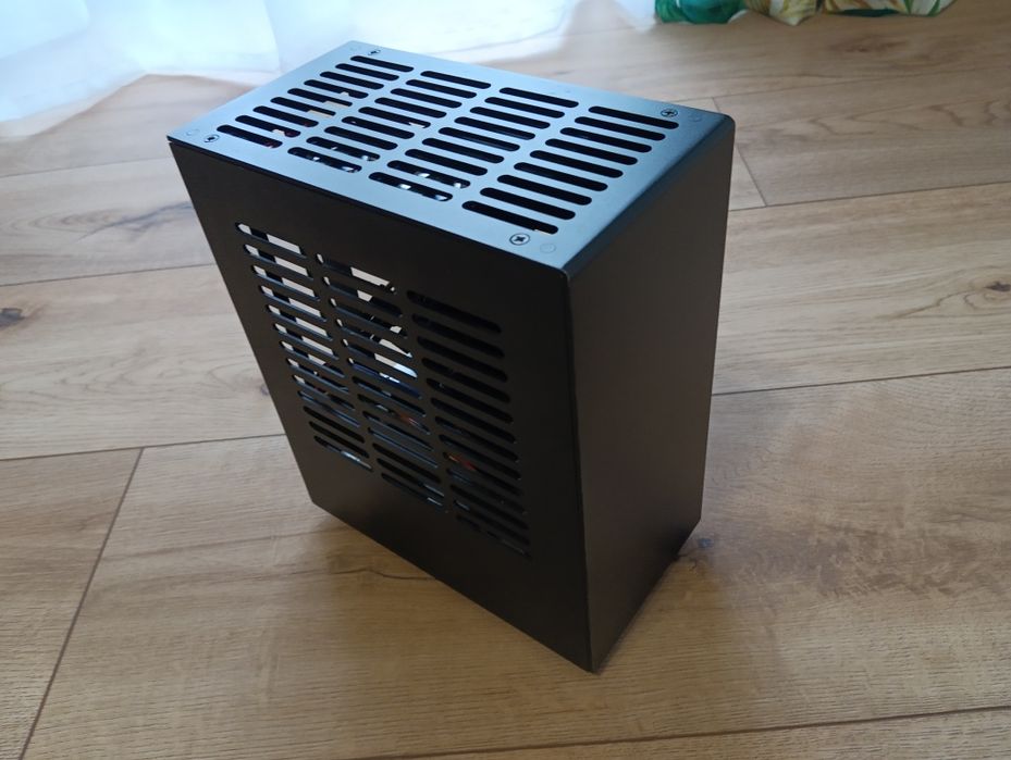 Obudowa mini-ITX + zasilacz 300W