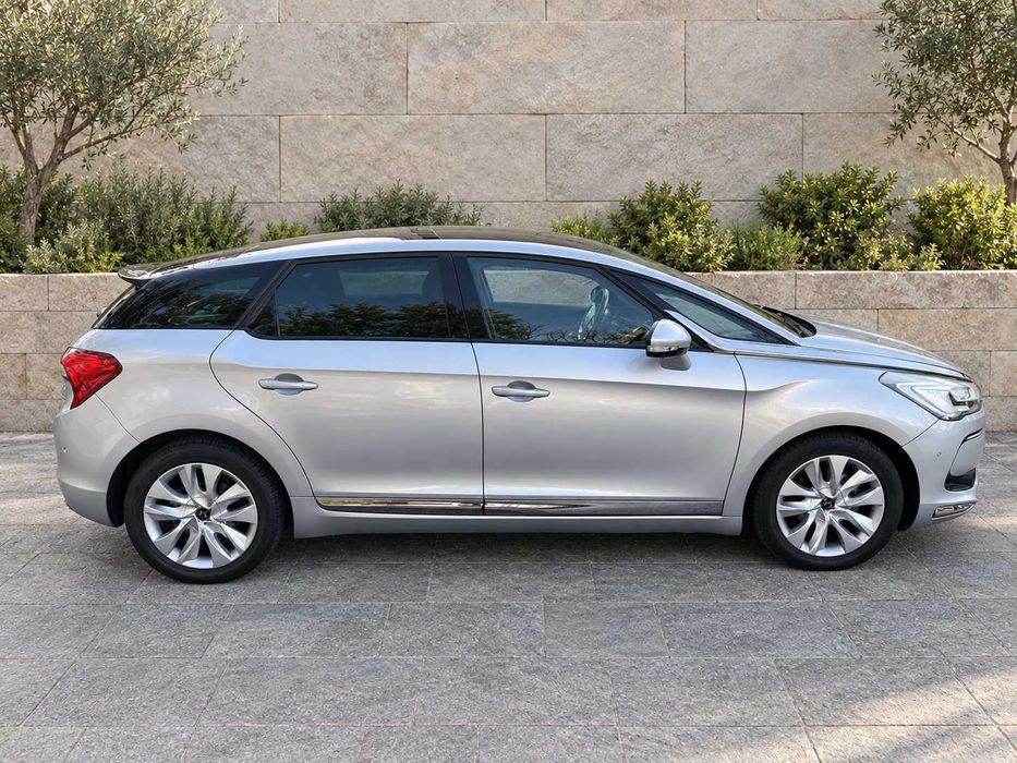 Citroën DS5 1.6 BlueHDi 120 cv Diesel | 2015 | Manual 6 velocidades | 158.000 km | Design e Sofisticação