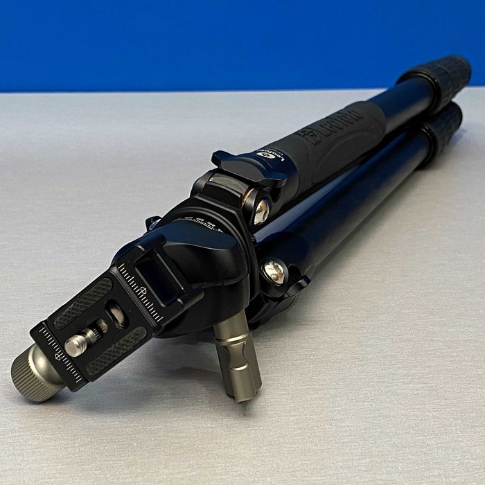 Tripé de Carbono Leofoto Ranger EF-224C + LH-25 (910g)