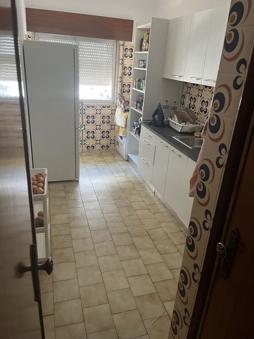 Aluguer quarto mina de agua