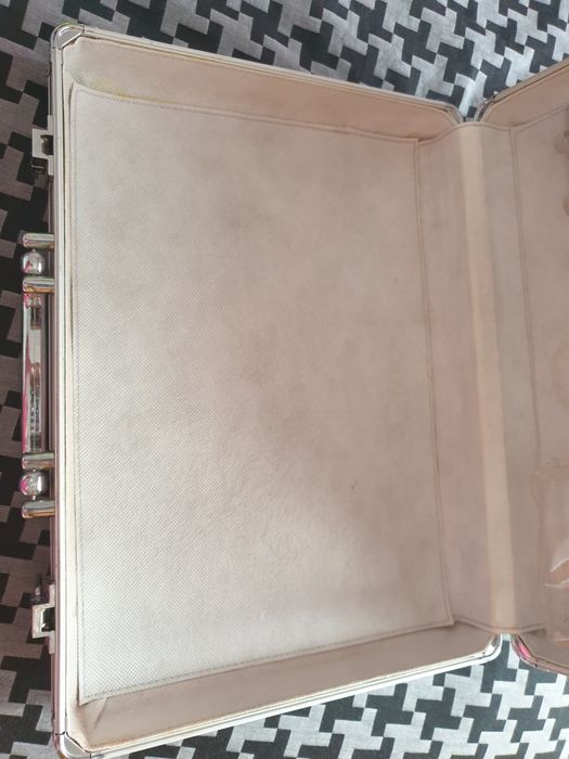 Mala de maquilhagem vazia64739851657729123