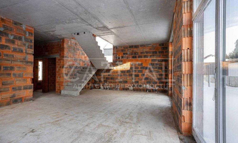 Продаж барнхаусу КМ Золоче 188 кв.м. без ремонту