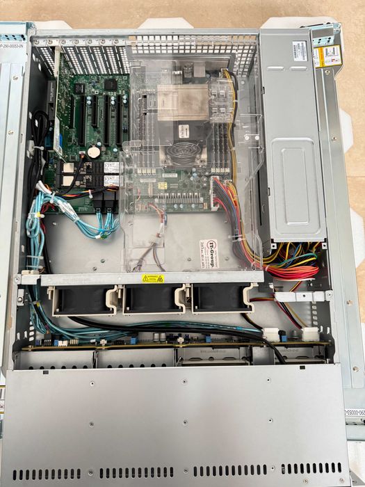 Supermicro server AMD EPYC 7443P