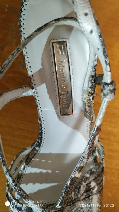 Продам босоножки