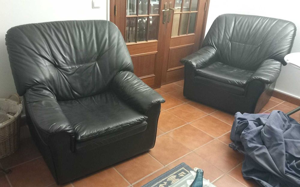 2 Sofás Individuais