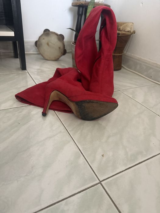 Bota vermelha cano alto n36