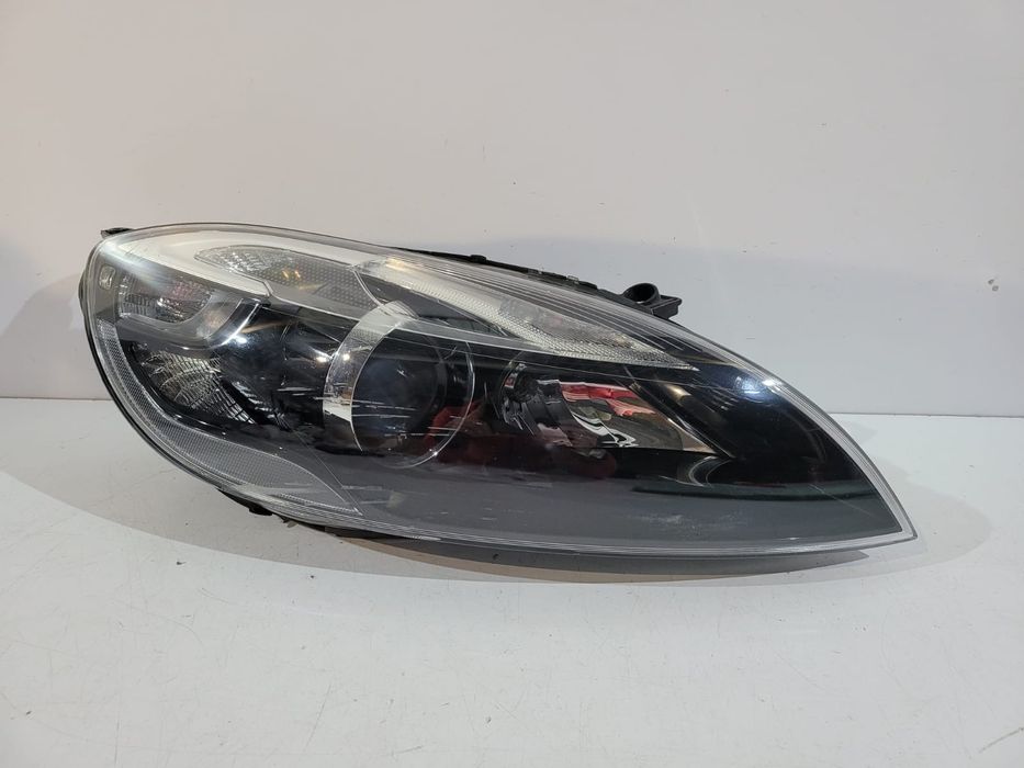 VOLVO V40 Lampa Xenon R - 13686