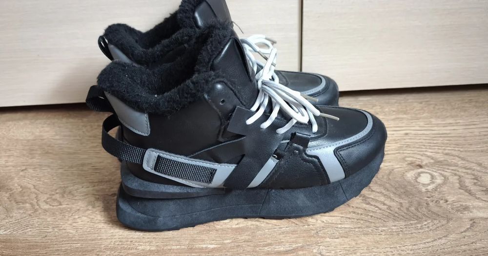 Жіночі зимові черевики із натуральної замші