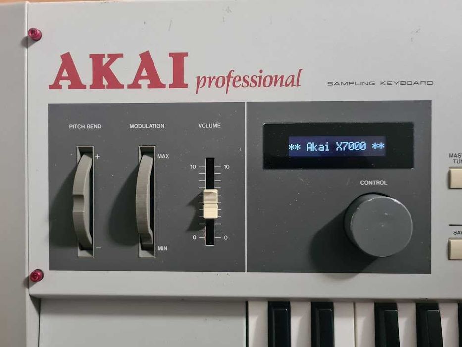 Akai X7000 12-bit Sampler - ze stacją Gotek - (S-900 z klawiaturą)