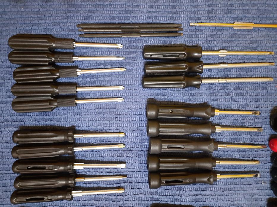 Викрутка Mercedes Audi Volkswagen BMW Fiat Kia Hyundai Toyota