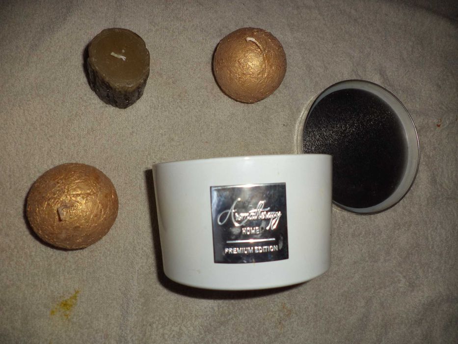 Świeczki 4 szt jedna duża zapachowa wanilia nowe