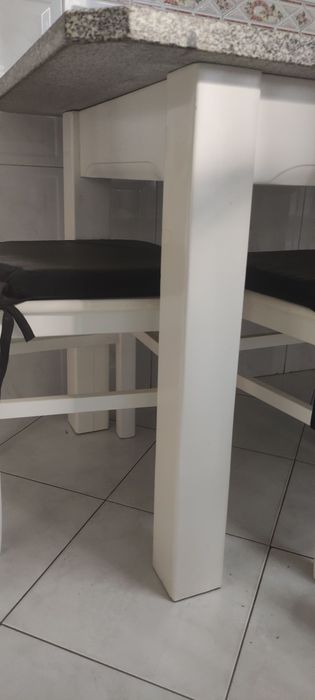 Mesa de cozinha com 6 cadeiras
