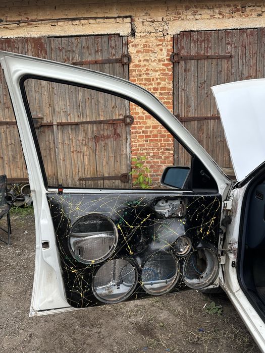 Продам дверні карти  Opel Vectra A