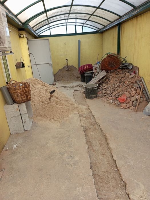 Cargas de Entulho, Terra, Madeira, Pladur, Limpeza de jardins, Pintura