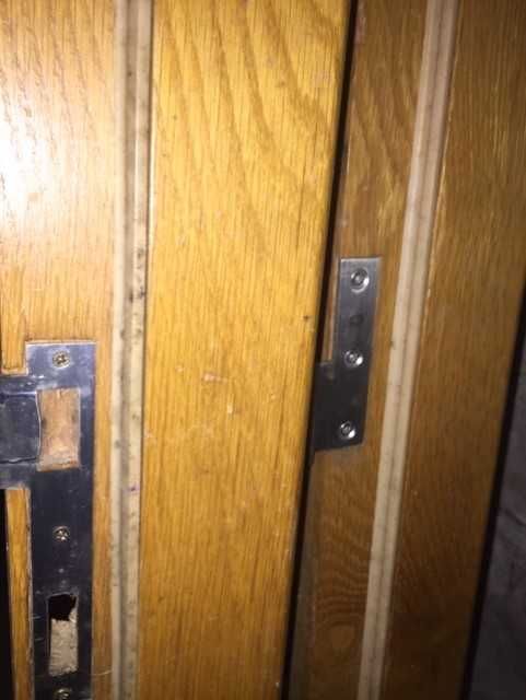 Portaro = Portas + Aros + Ferragens em Madeira de Carvalho