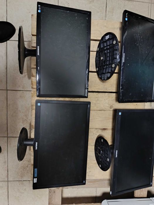 Монітори PHILIPS малої діагоналі