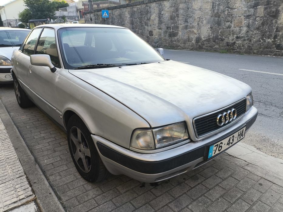 Audi 80 avariado