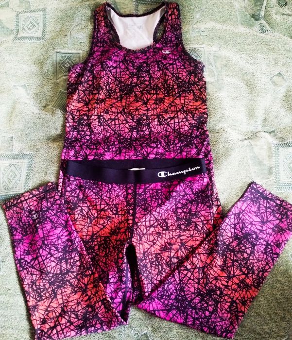 Спортивний костюм гарний