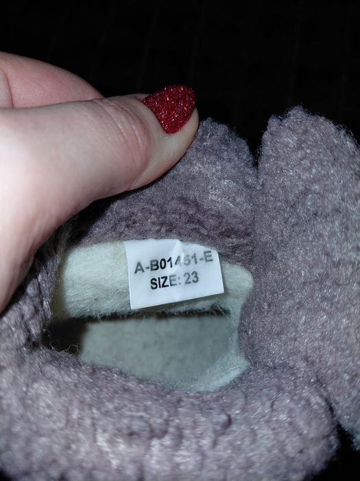 Зимові черевички для дівчинки