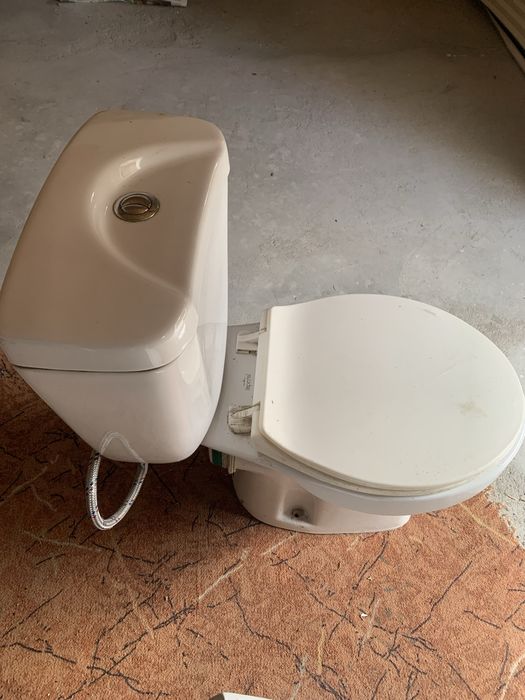 Sprzedam kompakt WC i umywalke firmy cersanit