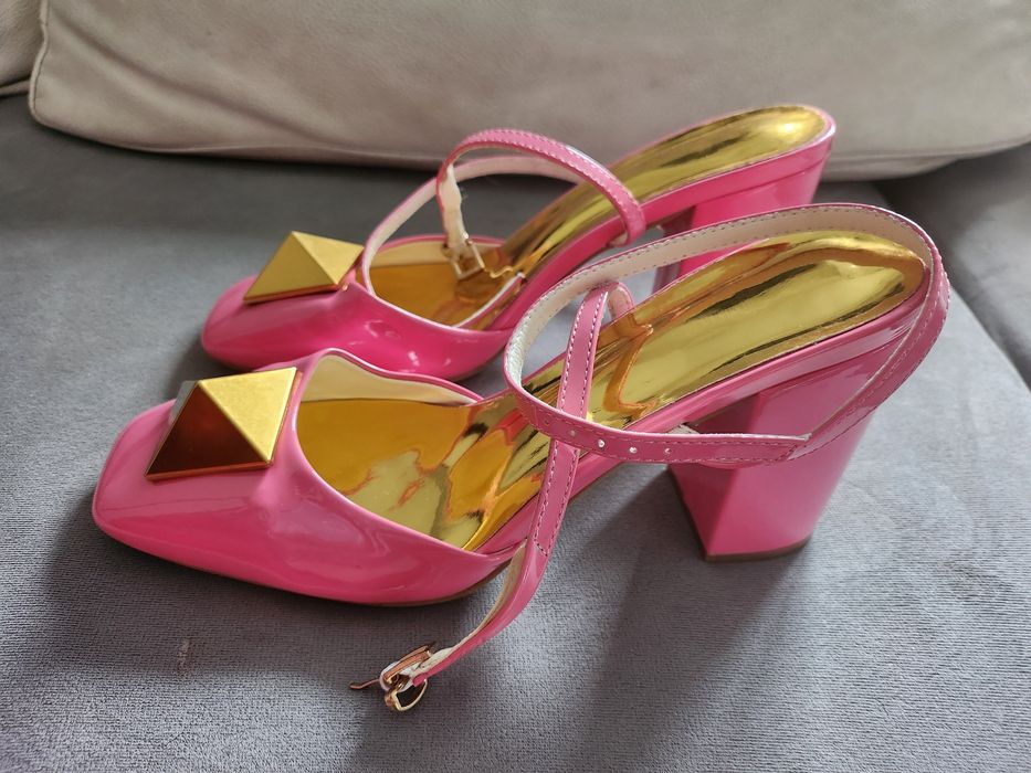 Piękne buty różowe