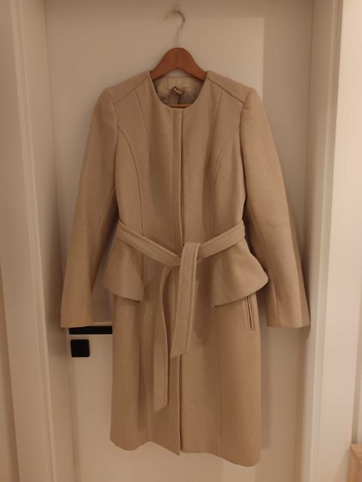Płaszcz wełniany H&M beżowy z baskinką, rozmiar 38