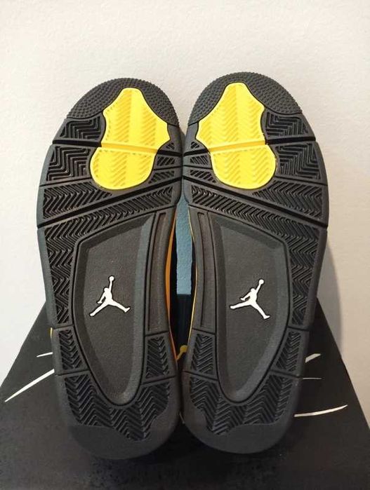 Buty Jordan 4 retro Thunder R.42