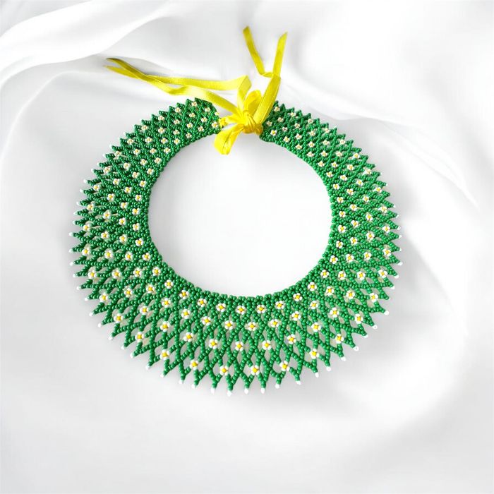 Biżuteria karpacka | naszyjnik z koralików | kwiatowa krywulka folk