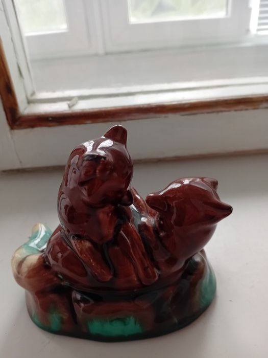 Продам статуетку і вазу.