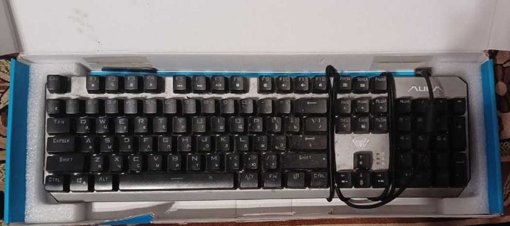 Продам 2 механічні клавіатури Aula: Aegis та Dawnguard