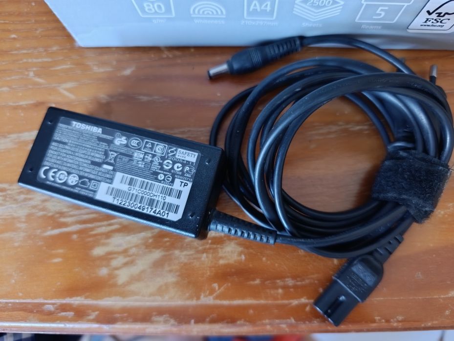 Transformador/carregador original Toshiba. Modelo PA3822U-1ACA