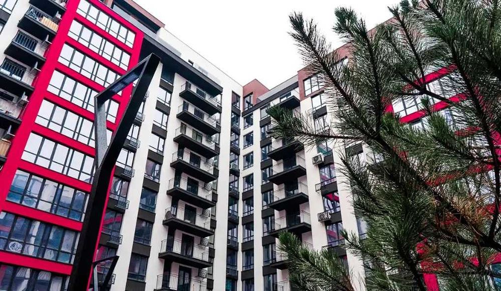 Функціональна 2к квартира, поблизу міського озера, центру