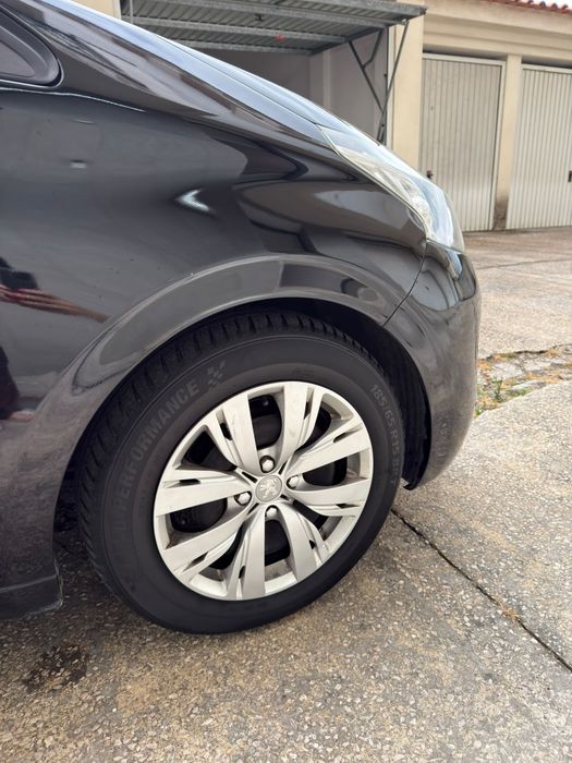 Peugeot 208 1.4 HDi 68 cv | Muito Económico