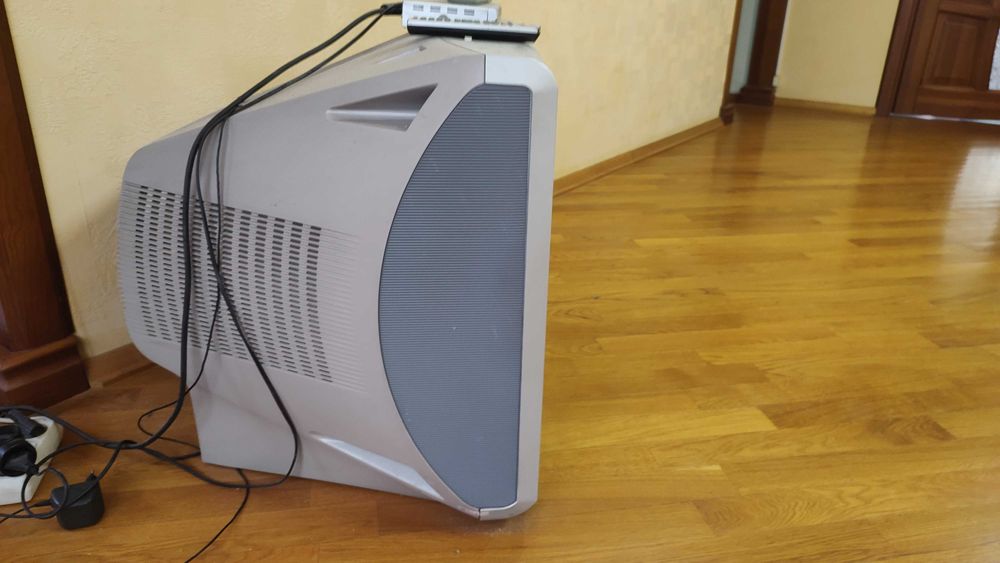 Продам телевизор Sony Trinitron TV KV-29LS30