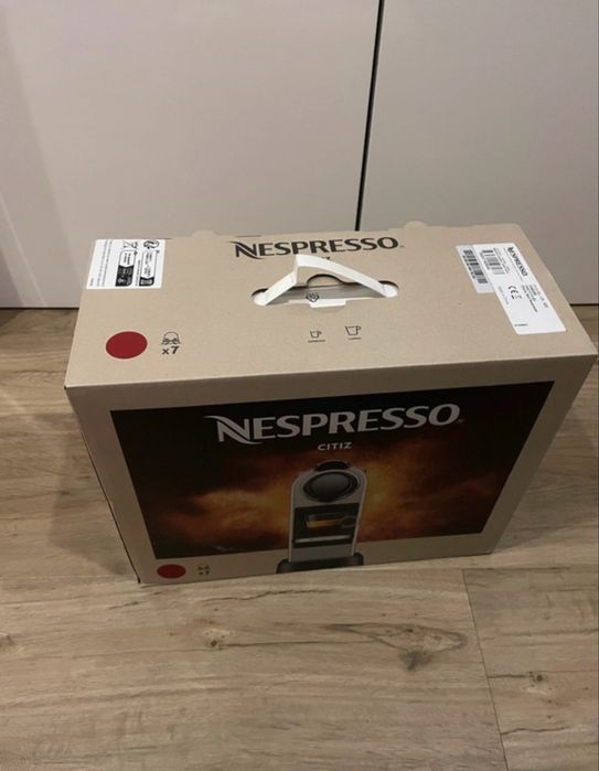 Máquina Nespresso CitiZ C113 - cor cherry
